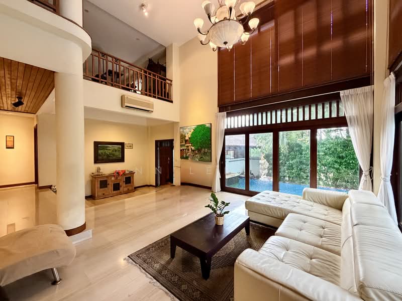 Rare Kew Estate 3-Storey Bungalow Offering Expansive Garden Space and a Pool, Kew, 6 Bedrooms, 11,644 sqft, Bungalow House For Sale, by Veann Lee 李慧瑜, 500151838 - Living Room - PropertyGuru.com.sg