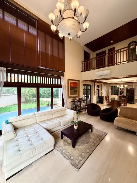 Rare Kew Estate 3-Storey Bungalow Offering Expansive Garden Space and a Pool, Kew, 6 Bedrooms, 11,644 sqft, Bungalow House For Sale, by Veann Lee 李慧瑜, 500151838 - Living Room - PropertyGuru.com.sg