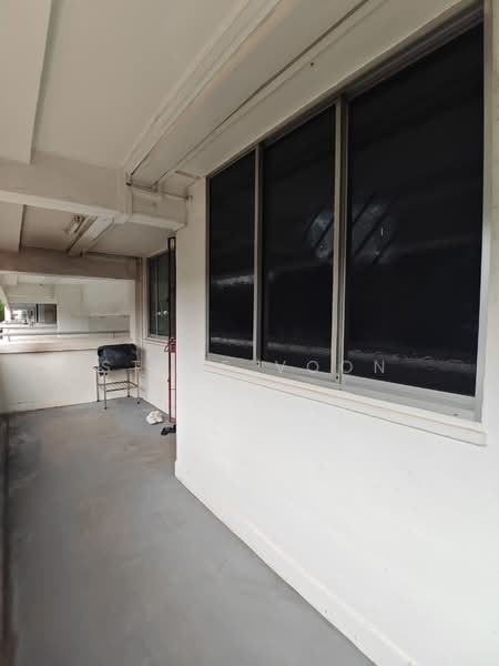698 Hougang Street 61, 698 Hougang Street 61, 2 Bedrooms, 689 sqft, HDB Flat For Rent, by Steve Voon, 500151841 - Corridor - PropertyGuru.com.sg