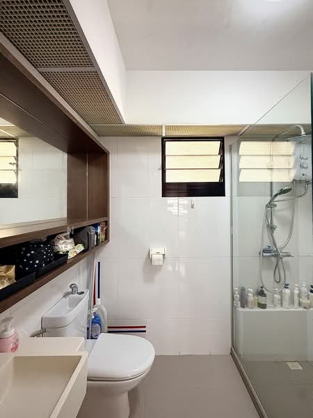 463B Bukit Batok Street 41, 463B Bukit Batok Street 41, 3 Bedrooms, 1,216 sqft, HDB Flat For Sale, by Ng Shi Qin, 500151845 - Bathroom - PropertyGuru.com.sg
