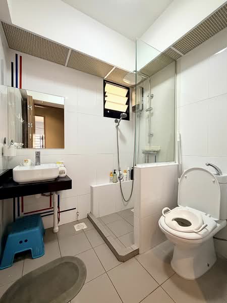463B Bukit Batok Street 41, 463B Bukit Batok Street 41, 3 Bedrooms, 1,216 sqft, HDB Flat For Sale, by Ng Shi Qin, 500151845 - Bathroom - PropertyGuru.com.sg