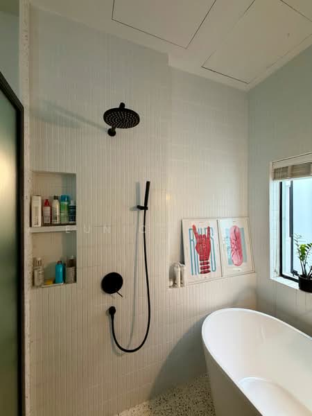 The Perfect One Bedder at Tiong Bahru, , 1 Bedroom, 1,250 sqft, Walk-up Apartment For Rent, by Eunice Tan, 500151849 - Bathroom - PropertyGuru.com.sg