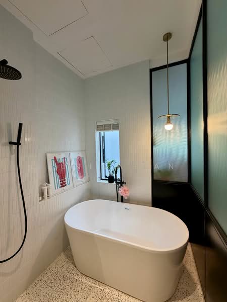 The Perfect One Bedder at Tiong Bahru, , 1 Bedroom, 1,250 sqft, Walk-up Apartment For Rent, by Eunice Tan, 500151849 - Bathroom - PropertyGuru.com.sg