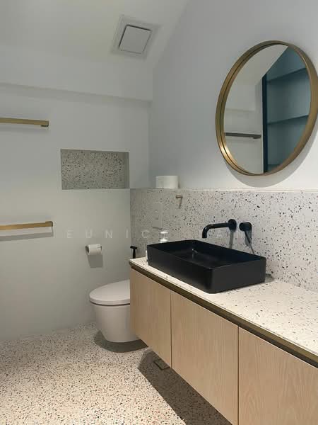 The Perfect One Bedder at Tiong Bahru, , 1 Bedroom, 1,250 sqft, Walk-up Apartment For Rent, by Eunice Tan, 500151849 - Bathroom - PropertyGuru.com.sg