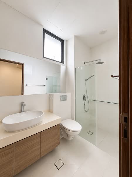 Punggol 24th Ave, Punggol 24th Ave, 6 Bedrooms, 4,692 sqft, Bungalow House For Rent, by Shawn Wang, 500151851 - Bathroom - PropertyGuru.com.sg