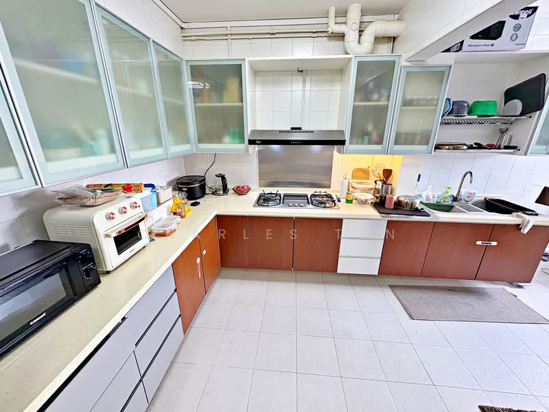 276 Toh Guan Road, 276 Toh Guan Road, 3 Bedrooms, 1,302 sqft, HDB Flat For Rent, by Charles Tan, 500151854 - Kitchen - PropertyGuru.com.sg