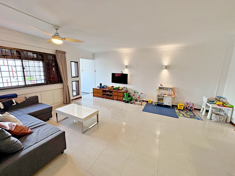 276 Toh Guan Road, 276 Toh Guan Road, 3 Bedrooms, 1,302 sqft, HDB Flat For Rent, by Charles Tan, 500151854 - Living Room - PropertyGuru.com.sg