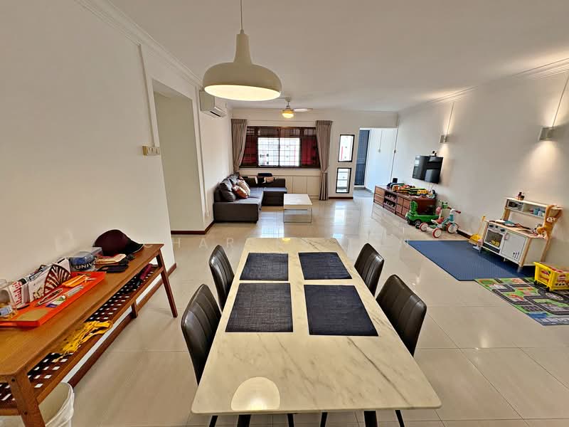 276 Toh Guan Road, 276 Toh Guan Road, 3 Bedrooms, 1,302 sqft, HDB Flat For Rent, by Charles Tan, 500151854 - Living Room - PropertyGuru.com.sg