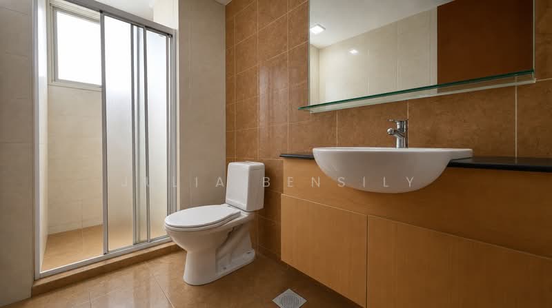 Lilydale, 556 Yishun Ave 6, 3 Bedrooms, 1,238 sqft, Condominium For Sale, by Julia Bensily, 500151864 - Common Bathroom - PropertyGuru.com.sg