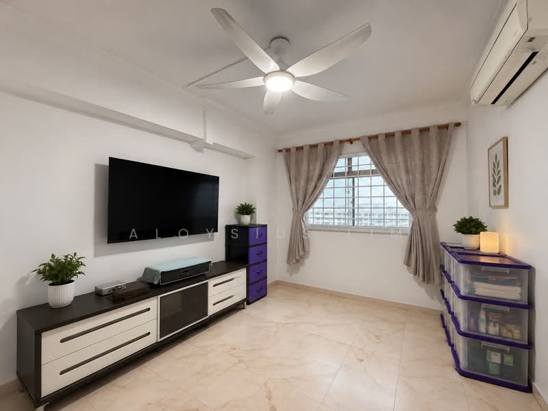 940 Hougang Street 92, 940 Hougang Street 92, 4 Bedrooms, 1,539 sqft, HDB Flat For Sale, by Aloysius Lim, 500151865 - Living Room - PropertyGuru.com.sg