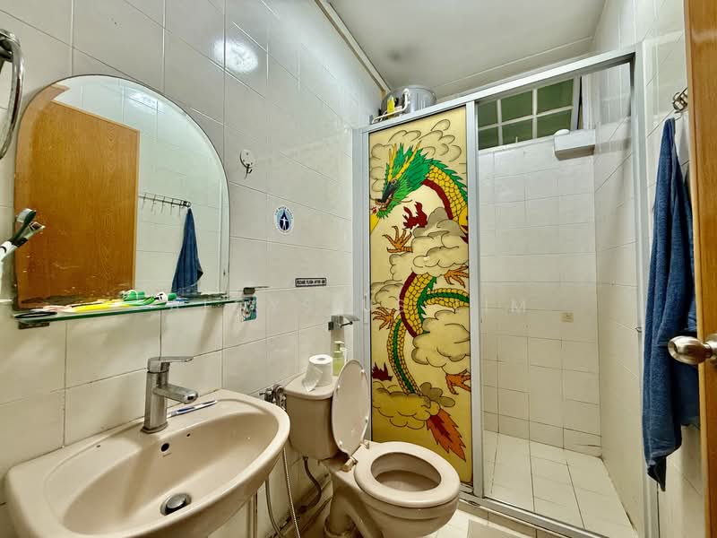 940 Hougang Street 92, 940 Hougang Street 92, 4 Bedrooms, 1,539 sqft, HDB Flat For Sale, by Aloysius Lim, 500151865 - Bathroom - PropertyGuru.com.sg