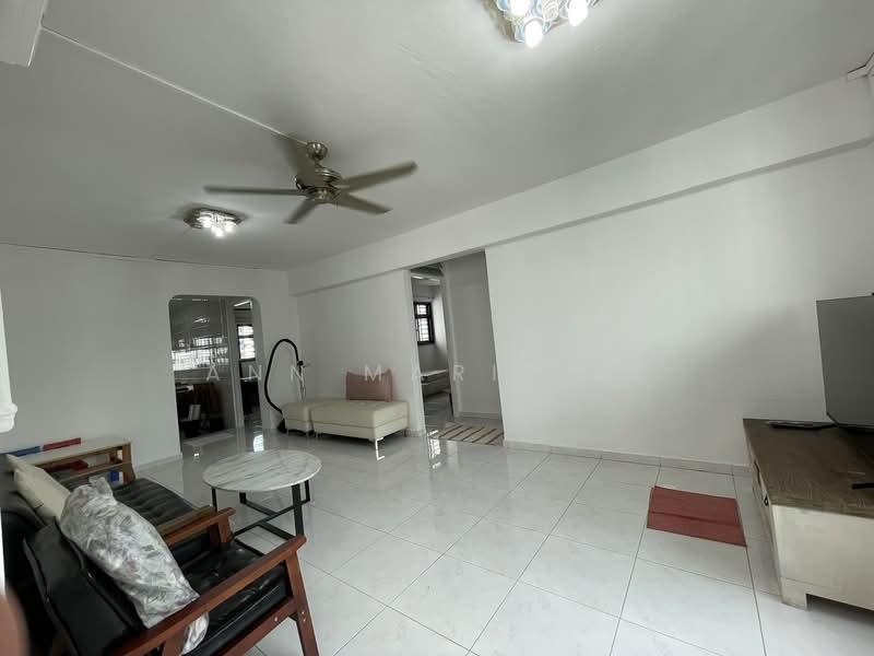 44 Chai Chee Street, 44 Chai Chee Street, 3 Bedrooms, 990 sqft, HDB Flat For Rent, by Ann Marie Ee, 500151868 - Living Room (view fm entrance) - PropertyGuru.com.sg