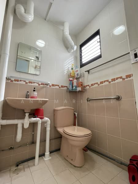 44 Chai Chee Street, 44 Chai Chee Street, 3 Bedrooms, 990 sqft, HDB Flat For Rent, by Ann Marie Ee, 500151868 - Master Bathroom - PropertyGuru.com.sg
