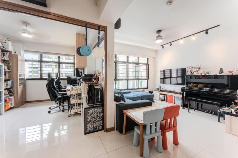 111B Alkaff Crescent, 111B Alkaff Crescent, 3 Bedrooms, 1,001 sqft, HDB Flat For Sale, by Heng Soon Kiat (SK), 500151876 - Living Room - PropertyGuru.com.sg