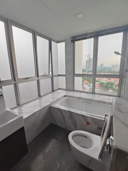 The Parc Condominium, 1 West Coast Walk, Room Rental, 120 sqft, Condominium For Rent, by Steve Voon, 500151879 - Bathroom - PropertyGuru.com.sg