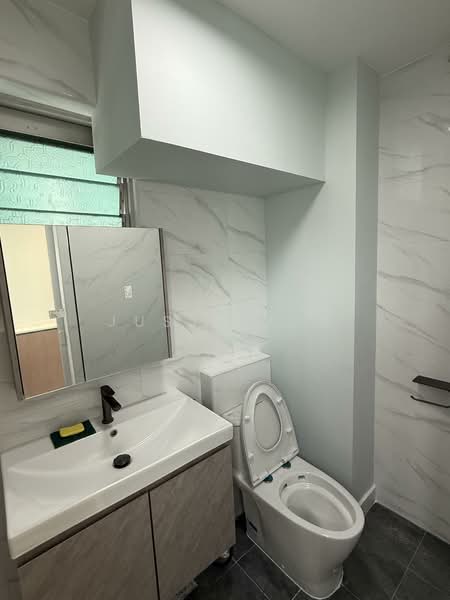 212 Yishun Street 21, 212 Yishun Street 21, Room Rental, 150 sqft, HDB Flat For Rent, by Justinian Lee, 500151885 - Bathroom - PropertyGuru.com.sg