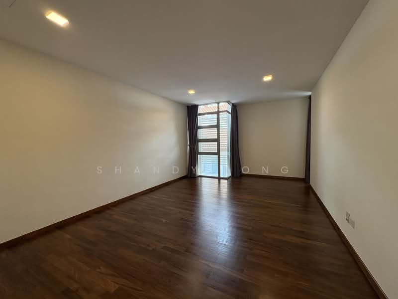 Chuan Vale in Serangoon Garden Estate, Jalan Nira,Serangoon Garden, 5 Bedrooms, 4,200 sqft, Terraced House For Sale, by Shandy Tong, 500151899 - Junior Master bedroom - PropertyGuru.com.sg