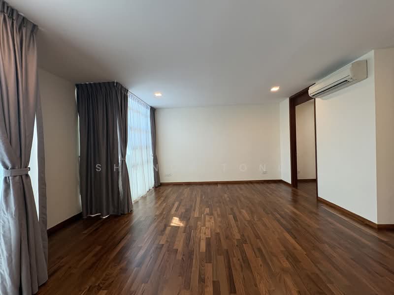 Chuan Vale in Serangoon Garden Estate, Jalan Nira,Serangoon Garden, 5 Bedrooms, 4,200 sqft, Terraced House For Sale, by Shandy Tong, 500151899 - Master Bedroom - PropertyGuru.com.sg