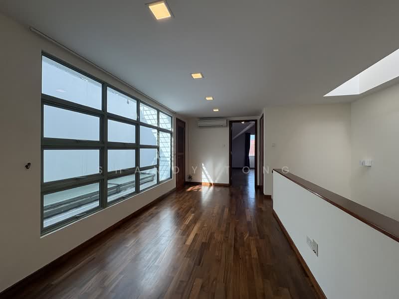 Chuan Vale in Serangoon Garden Estate, Jalan Nira,Serangoon Garden, 5 Bedrooms, 4,200 sqft, Terraced House For Sale, by Shandy Tong, 500151899 - Family area - PropertyGuru.com.sg