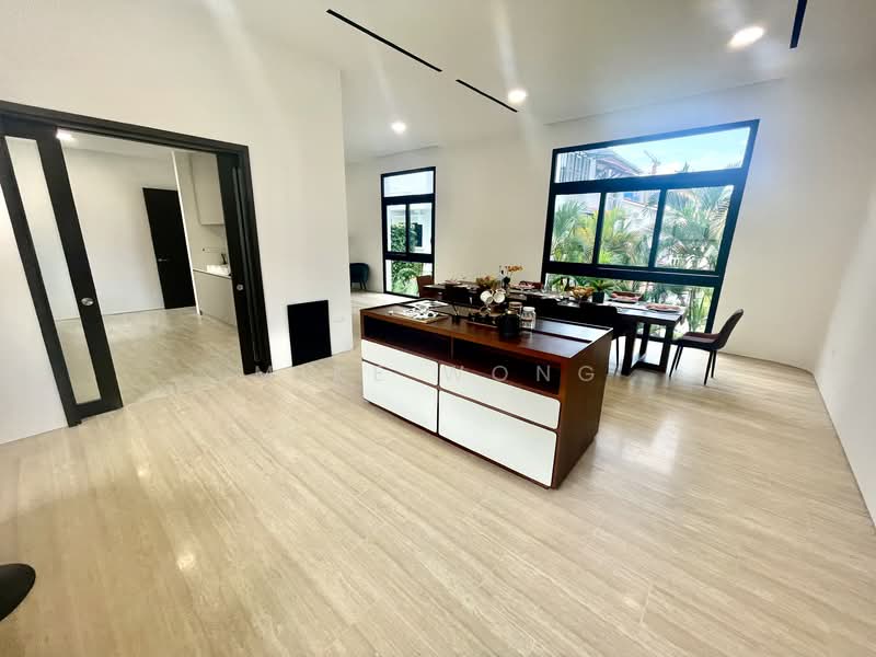 Brand New Huge 2.5 Sty Bungalow with basement pool & lift, Grove Drive, 5 Bedrooms, 12,109 sqft, Bungalow House For Sale, by Mike Wong, 500151905 - Kitchen - PropertyGuru.com.sg