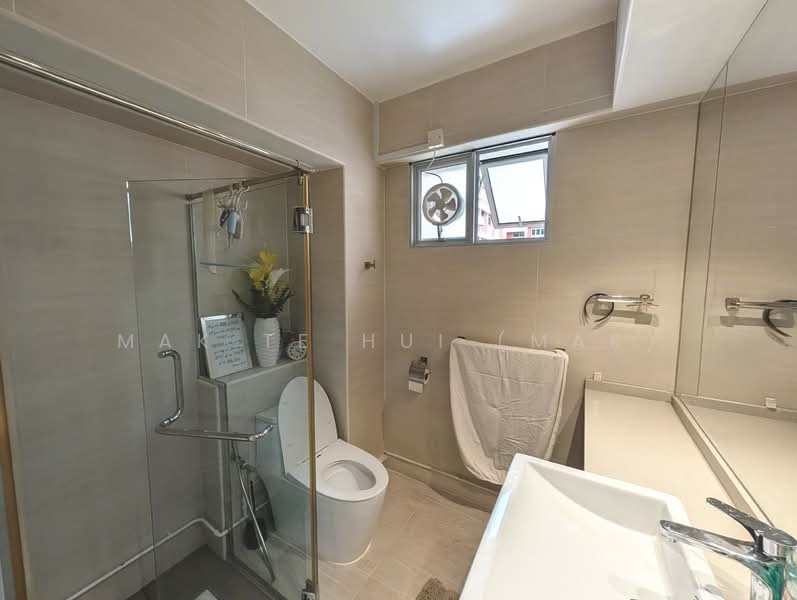 204 Bishan Street 23, 204 Bishan Street 23, 3 Bedrooms, 1,206 sqft, HDB Flat For Sale, by Mak Te Hui (Mak), 500151907 - Master Bathroom - PropertyGuru.com.sg