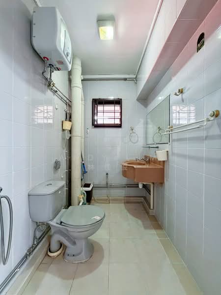 485B Choa Chu Kang Avenue 5, 485B Choa Chu Kang Avenue 5, 3 Bedrooms, 1,302 sqft, HDB Flat For Rent, by Andy Lim 林佳俊, 500151926 - Bathroom - PropertyGuru.com.sg