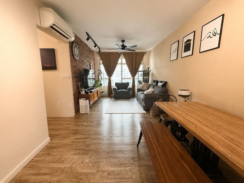 524A Costa Ris, 524A Pasir Ris Street 51, 3 Bedrooms, 1,001 sqft, HDB Flat For Sale, by Faizal Rahim, 500151937 - Living Room - PropertyGuru.com.sg