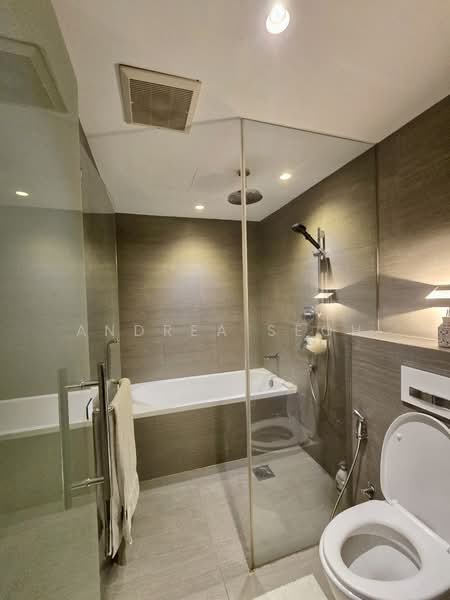 Heritage Place, 21 Tan Quee Lan Street, 3 Bedrooms, 1,851 sqft, Apartment For Rent, by Andrea Seoh, 500151954 - Master bathroom ensuite - PropertyGuru.com.sg