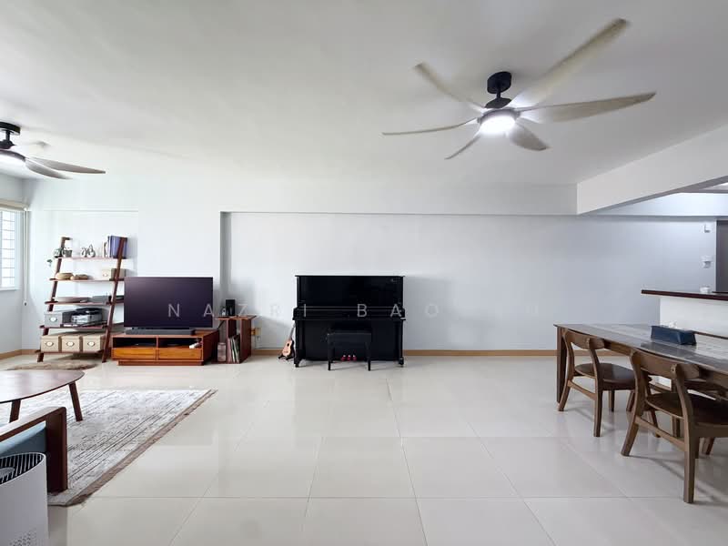 766 Bedok Reservoir View, 766 Bedok Reservoir View, 3 Bedrooms, 1,237 sqft, HDB Flat For Sale, by Nazri Baobed, 500151967 - Living Room - PropertyGuru.com.sg