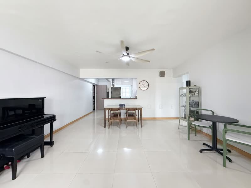 766 Bedok Reservoir View, 766 Bedok Reservoir View, 3 Bedrooms, 1,237 sqft, HDB Flat For Sale, by Nazri Baobed, 500151967 - Living Room - PropertyGuru.com.sg