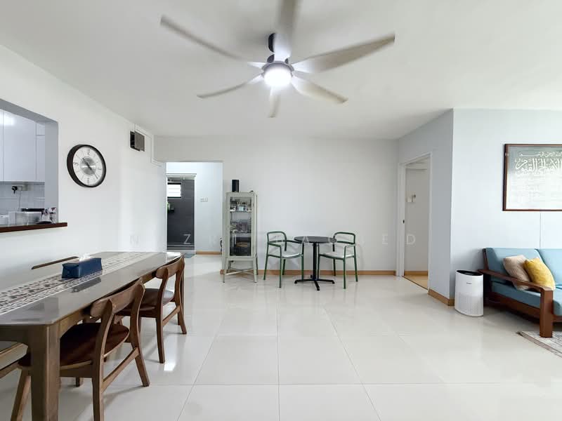 766 Bedok Reservoir View, 766 Bedok Reservoir View, 3 Bedrooms, 1,237 sqft, HDB Flat For Sale, by Nazri Baobed, 500151967 - Living Room - PropertyGuru.com.sg