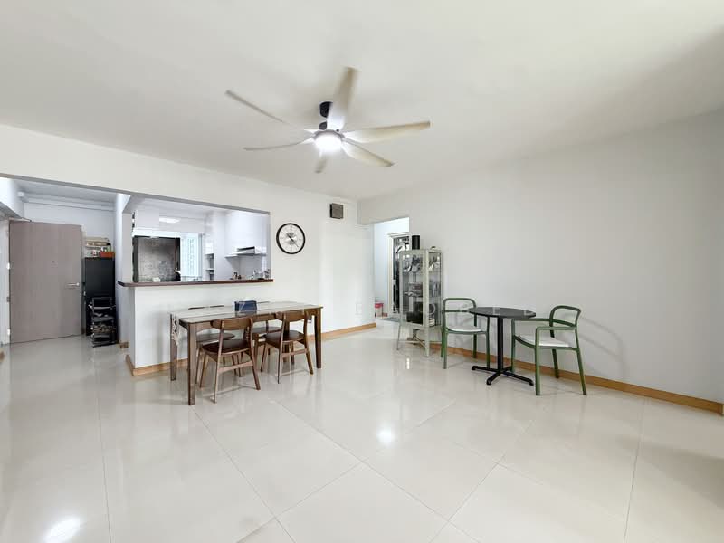 766 Bedok Reservoir View, 766 Bedok Reservoir View, 3 Bedrooms, 1,237 sqft, HDB Flat For Sale, by Nazri Baobed, 500151967 - Living Room - PropertyGuru.com.sg