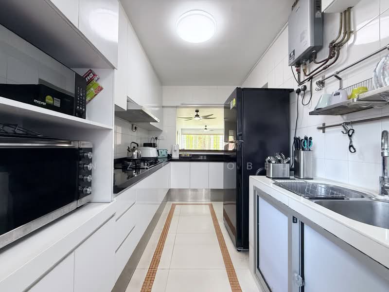 766 Bedok Reservoir View, 766 Bedok Reservoir View, 3 Bedrooms, 1,237 sqft, HDB Flat For Sale, by Nazri Baobed, 500151967 - Kitchen - PropertyGuru.com.sg