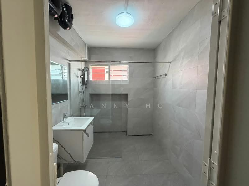 584 Pasir Ris Street 53, 584 Pasir Ris Street 53, 3 Bedrooms, 1,600 sqft, HDB Flat For Rent, by Tanny Ho, 500151971 - Bathroom - PropertyGuru.com.sg