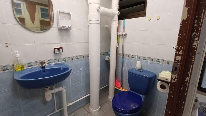 813 Jellicoe Road, 813 Jellicoe Road, Room Rental, 120 sqft, HDB Flat For Rent, by Kevin Low, 500151980 - Bathroom - PropertyGuru.com.sg