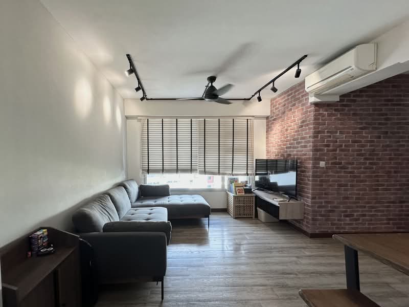 312A Clementi Avenue 4, 312A Clementi Avenue 4, 2 Bedrooms, 743 sqft, HDB Flat For Sale, by Jackie Mang, 500151984 - Living Room - PropertyGuru.com.sg
