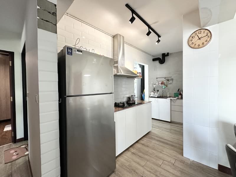 312A Clementi Avenue 4, 312A Clementi Avenue 4, 2 Bedrooms, 743 sqft, HDB Flat For Sale, by Jackie Mang, 500151984 - Kitchen - PropertyGuru.com.sg