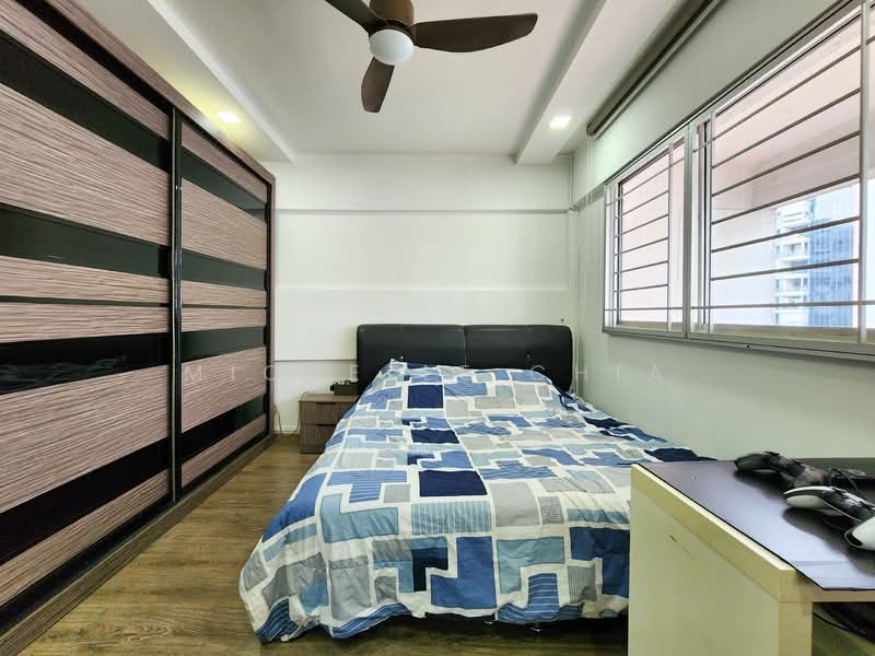 125 Serangoon North Avenue 1, 125 Serangoon North Avenue 1, 3 Bedrooms, 1,593 sqft, HDB Flat For Sale, by Michelle Chia, 500151998 - Master Bedroom - PropertyGuru.com.sg