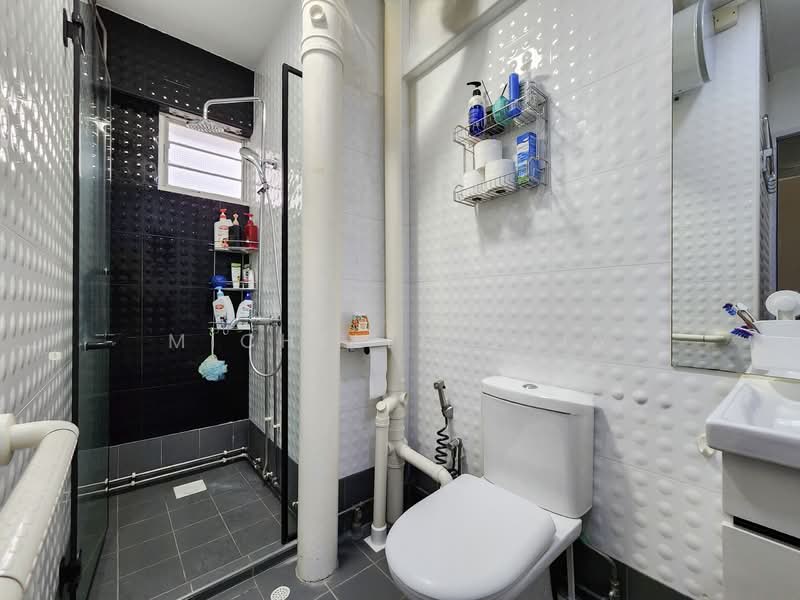 125 Serangoon North Avenue 1, 125 Serangoon North Avenue 1, 3 Bedrooms, 1,593 sqft, HDB Flat For Sale, by Michelle Chia, 500151998 - Bathroom - PropertyGuru.com.sg