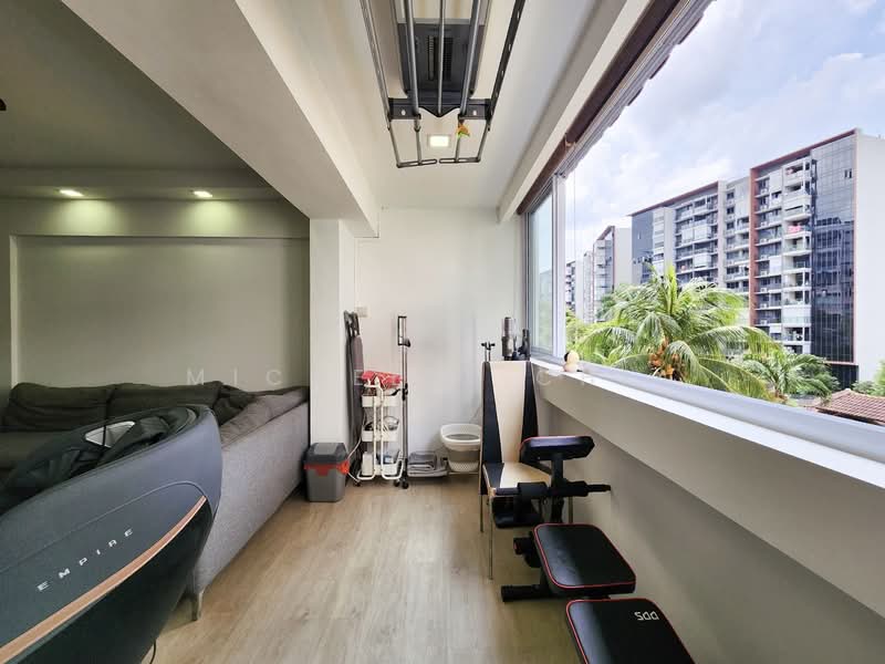 125 Serangoon North Avenue 1, 125 Serangoon North Avenue 1, 3 Bedrooms, 1,593 sqft, HDB Flat For Sale, by Michelle Chia, 500151998 - Balcony - PropertyGuru.com.sg