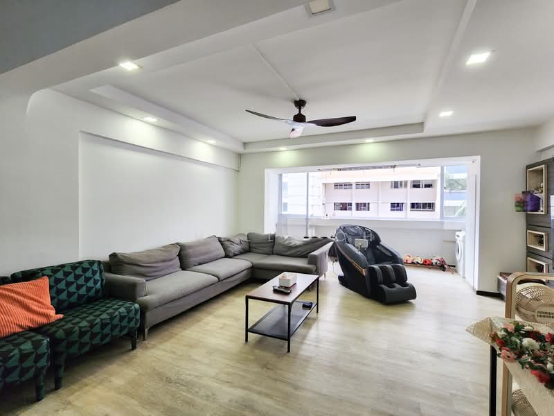 125 Serangoon North Avenue 1, 125 Serangoon North Avenue 1, 3 Bedrooms, 1,593 sqft, HDB Flat For Sale, by Michelle Chia, 500151998 - Living Room - PropertyGuru.com.sg