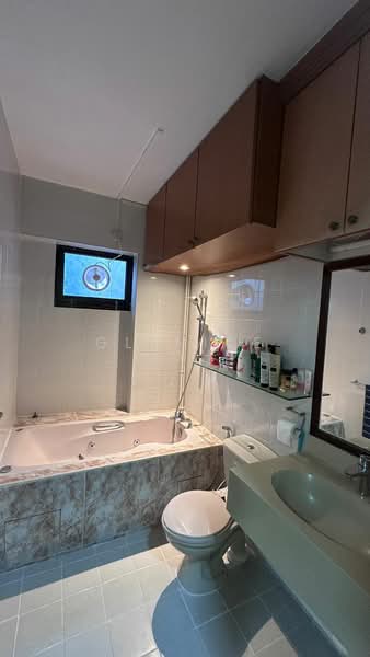 529 Woodlands Drive 14, 529 Woodlands Drive 14, 3 Bedrooms, 1,130 sqft, HDB Flat For Sale, by Glenice Toh, 500151999 - Bathroom - PropertyGuru.com.sg