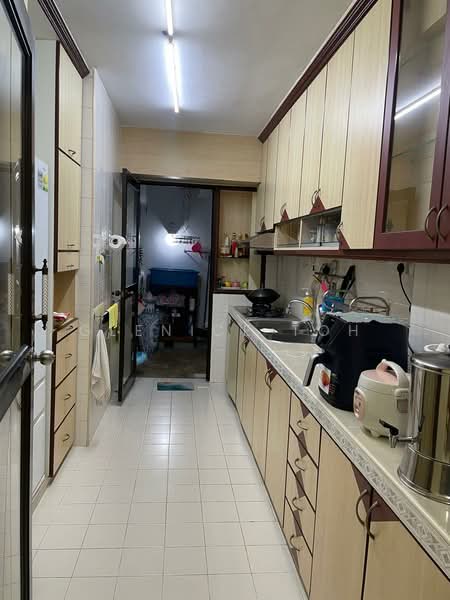 529 Woodlands Drive 14, 529 Woodlands Drive 14, 3 Bedrooms, 1,130 sqft, HDB Flat For Sale, by Glenice Toh, 500151999 - Kitchen - PropertyGuru.com.sg