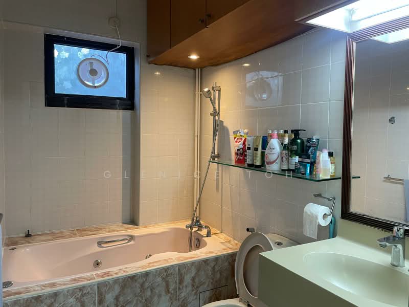 529 Woodlands Drive 14, 529 Woodlands Drive 14, 3 Bedrooms, 1,130 sqft, HDB Flat For Sale, by Glenice Toh, 500151999 - Bathroom - PropertyGuru.com.sg