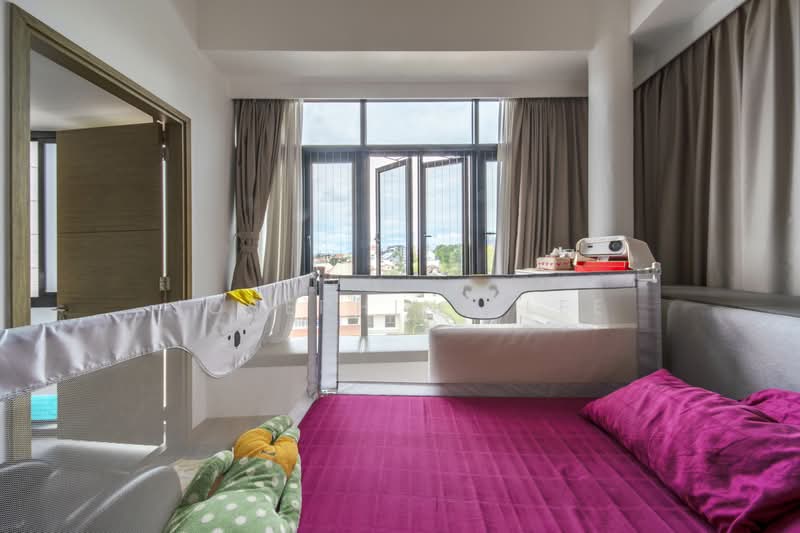Parkwood Residences, 208 Yio Chu Kang Road, 5 Bedrooms, 1,905 sqft, Apartment For Sale, by Josephine Lee, 500152029 - Junior Master Bedroom (1st level) - PropertyGuru.com.sg