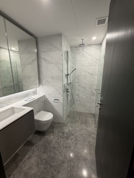 Midtown Bay, 120 Beach Road, 1 Bedroom, 409 sqft, Condominium For Rent, by Jeremy Tan, 500152041 - Bathroom - PropertyGuru.com.sg