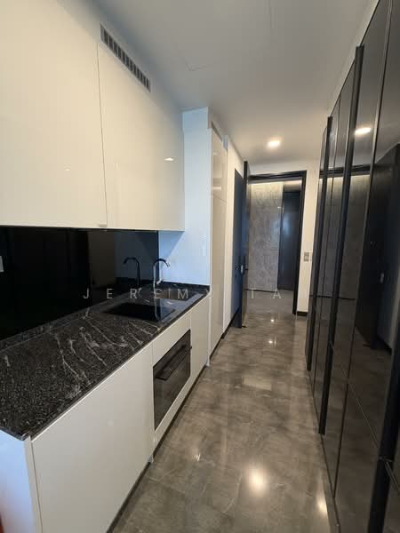 Midtown Bay, 120 Beach Road, 1 Bedroom, 409 sqft, Condominium For Rent, by Jeremy Tan, 500152041 - Kitchen - PropertyGuru.com.sg