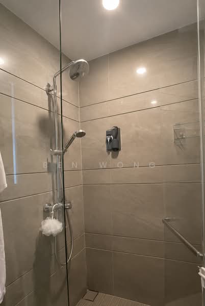Stars of Kovan, 984 Upper Serangoon Road, 2 Bedrooms, 742 sqft, Condominium For Rent, by Ben Wong, 500152042 - Bathroom - PropertyGuru.com.sg