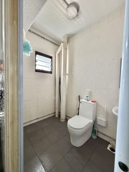 188C Rivervale Drive, 188C Rivervale Drive, 3 Bedrooms, 1,033 sqft, HDB Flat For Sale, by Susan Mariam (Amboi), 500152044 - Kitchen Bathroom - PropertyGuru.com.sg