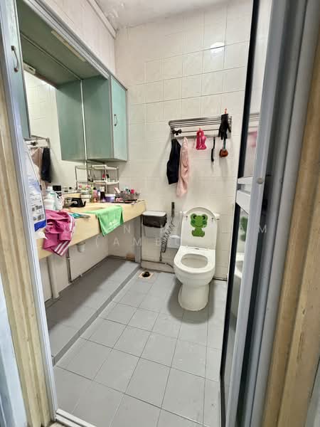 188C Rivervale Drive, 188C Rivervale Drive, 3 Bedrooms, 1,033 sqft, HDB Flat For Sale, by Susan Mariam (Amboi), 500152044 - Master Bathroom - PropertyGuru.com.sg